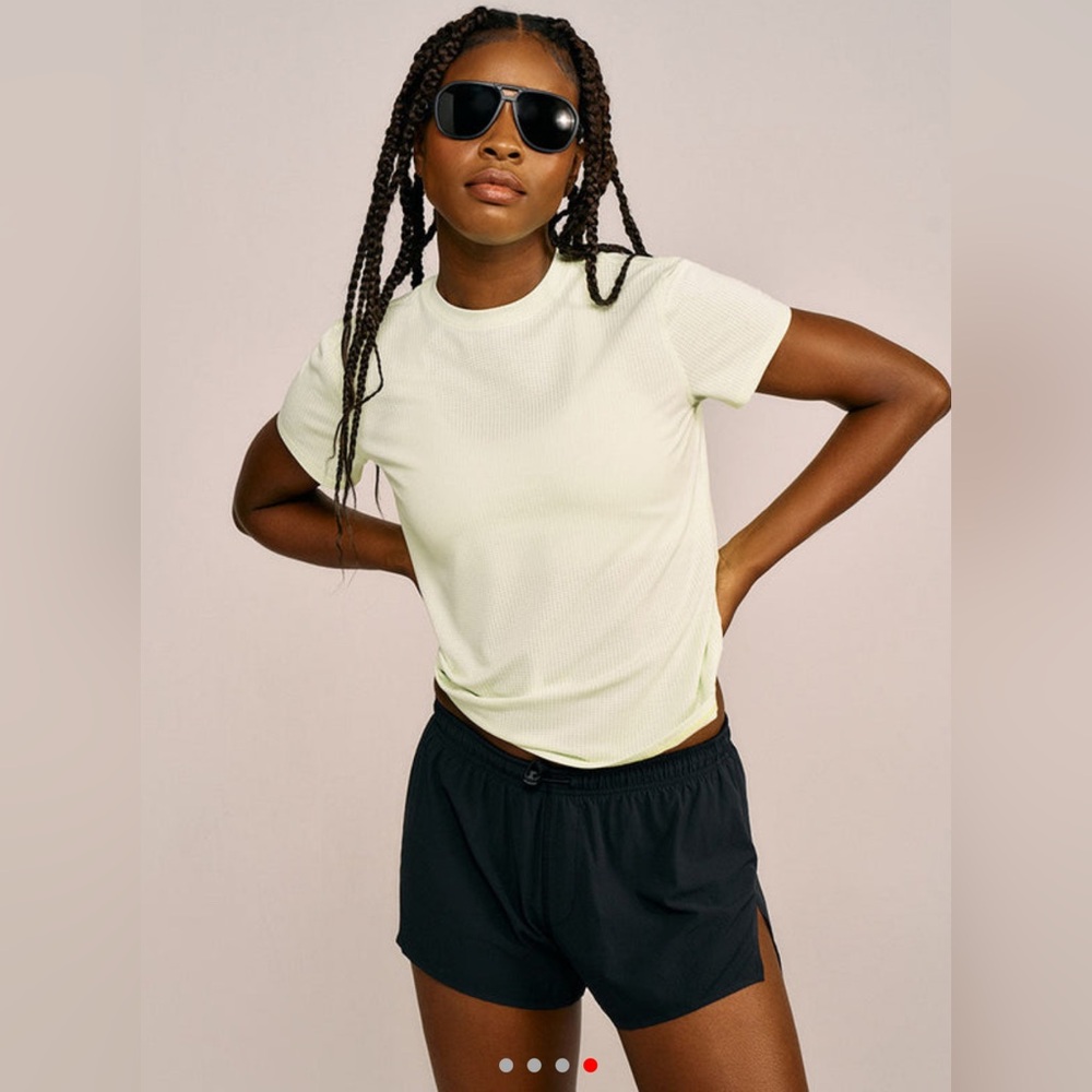 OutdoorVoices Jog 2.5” short split hem large (new w/ tags)